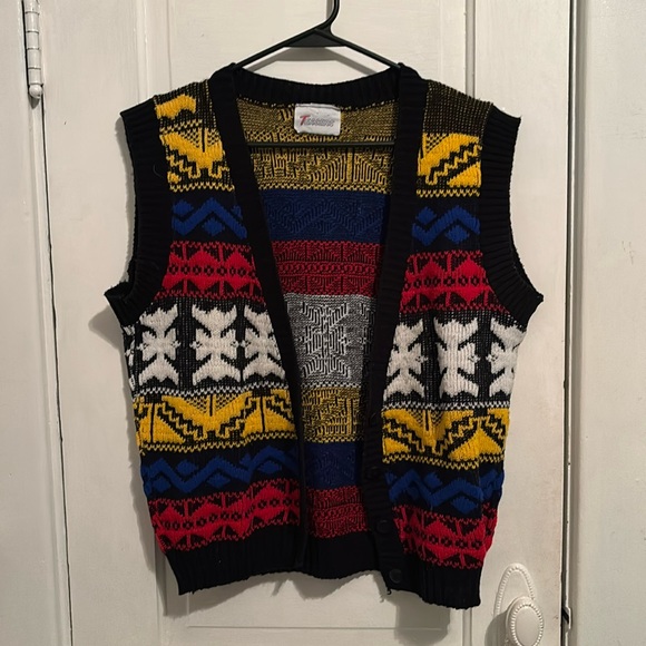 sweater vest - Picture 1 of 4